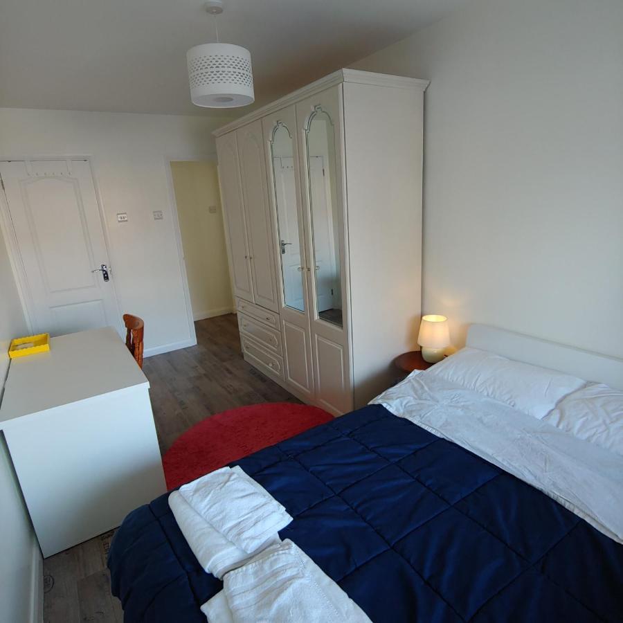 Ensuite Master Bedroom, Private Bathroom, Inside Family Home, Walking Distance To Harry Potter Watford  Esterno foto