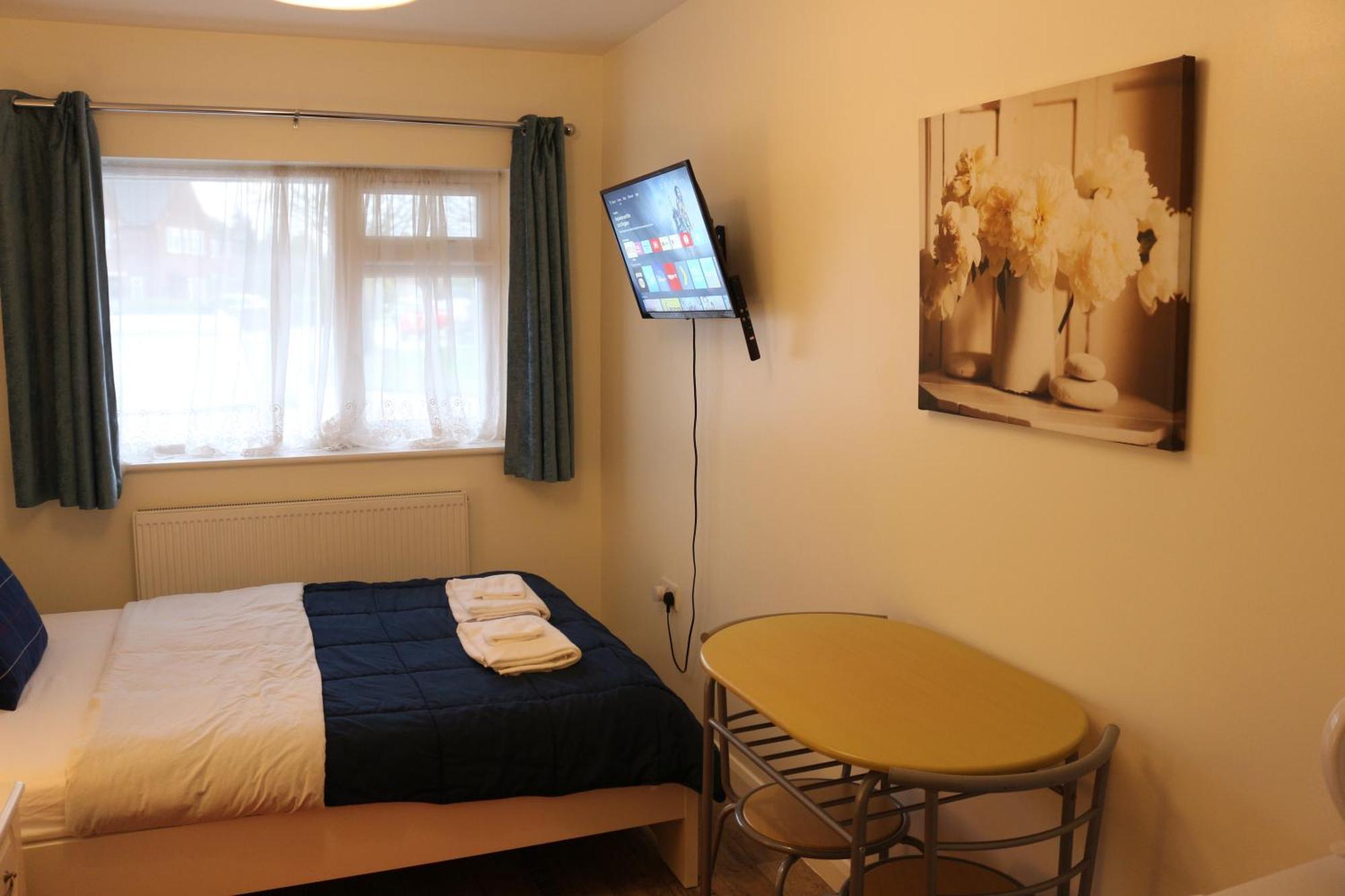 Ensuite Master Bedroom, Private Bathroom, Inside Family Home, Walking Distance To Harry Potter Watford  Esterno foto
