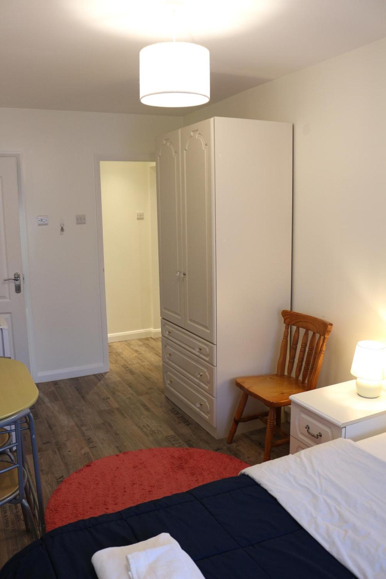 Ensuite Master Bedroom, Private Bathroom, Inside Family Home, Walking Distance To Harry Potter Studios Watford  Esterno foto