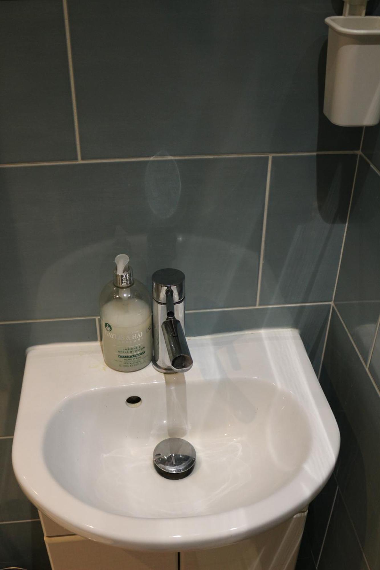 Ensuite Master Bedroom, Private Bathroom, Inside Family Home, Walking Distance To Harry Potter Watford  Esterno foto